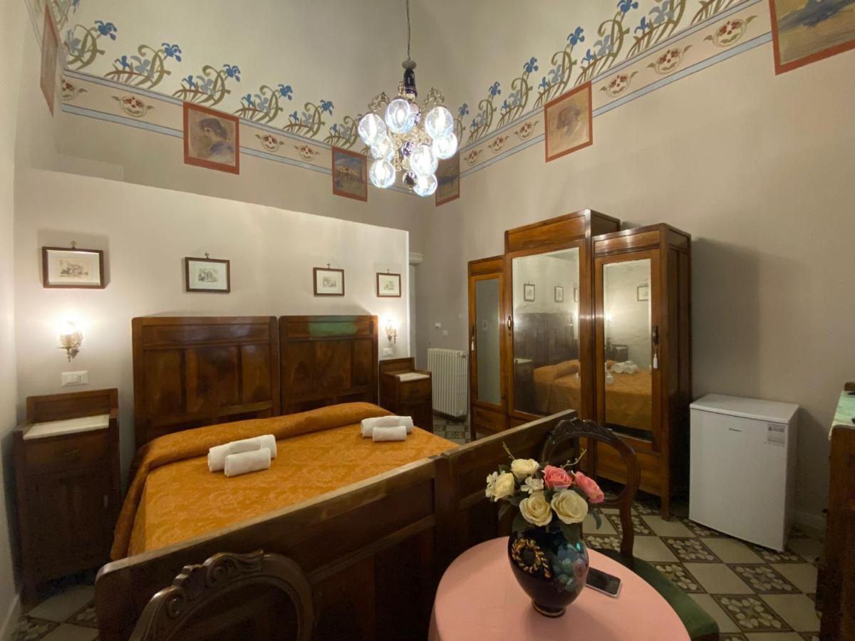 Antico Palazzo Spinola Bed & Breakfast Gallipoli Exterior photo