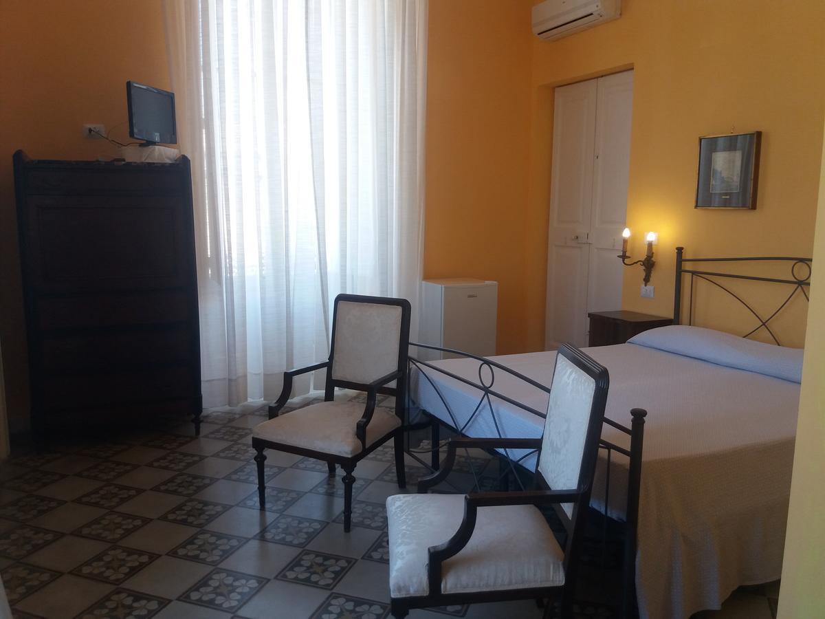 Antico Palazzo Spinola Bed & Breakfast Gallipoli Exterior photo