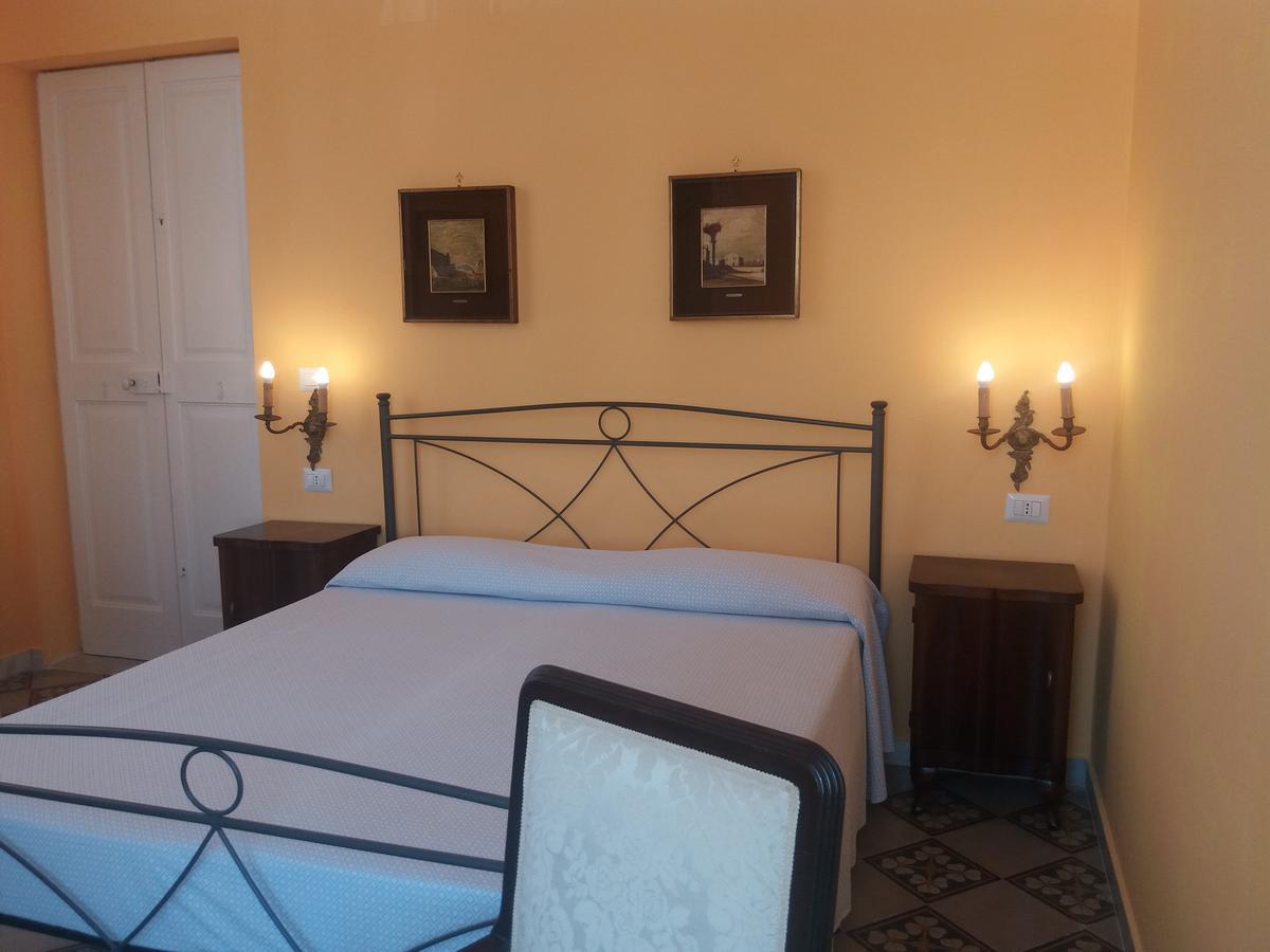 Antico Palazzo Spinola Bed & Breakfast Gallipoli Exterior photo