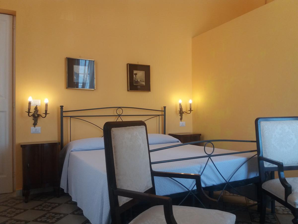 Antico Palazzo Spinola Bed & Breakfast Gallipoli Exterior photo
